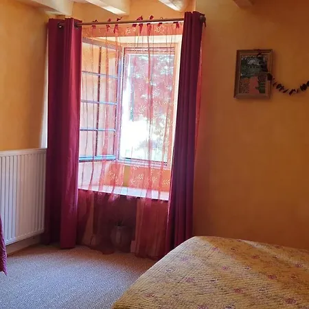 La Maison Pres Du Ruisseau Jaune Bed & Breakfast *